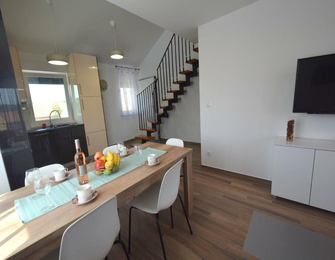 Apartments Medna ชิซิชี ภายนอก รูปภาพ